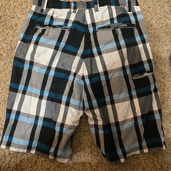 Men’s Plaid shorts - Picture 2 of 3